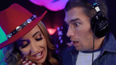 daisy stone została wydymana na kanapie