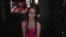 opalona brunetka uwielbia seks w trójkącie