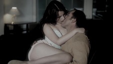 brunetki liżą się po muszelkach