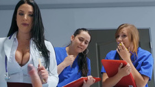 braciszek wyruchał jej gładką pipkę