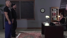 związana osiemnastolatka mocno zerżnięta w ciasne dziurki