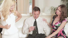 seksowna mamuśka skacze na kutasie