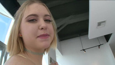 brunetka z konkretną dupą jest pieprzona od tylca