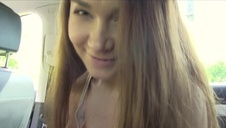 porno facet liże jej słodką muszelkę