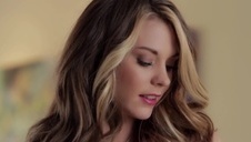 oszałamiająca blondynka z wielkimi cyckami