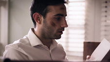 seksowna okularnica w krawacie