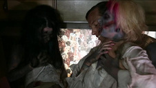 zboczona laseczka obciąga w magazynie