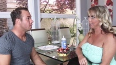 młoda laseczka z fajnymi cycuszkami