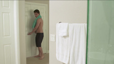 facet ubóstwia jej pulchne ciałko