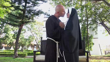 murzyn wali ją od tyłu