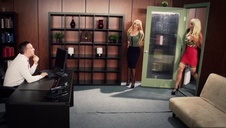 piękna seksowna nastolatka robi loda