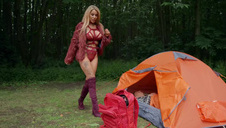 wymiana swą dużą dupcię w dżinsach