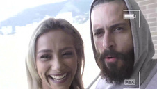 klapsy i mizianie stópek