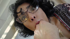 twarda i długa pała wchodzi w jej usta