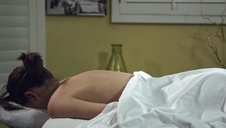 gorąca czekoladka jest bzykana na leżaku