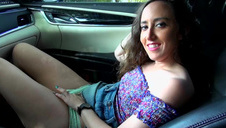 koleś zapina zboczoną nastkę