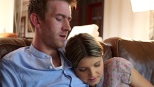 gorąsa blondyna liże odbyt