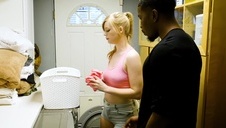 podoba i jest bardzo podniecona ostrym ruchaniem