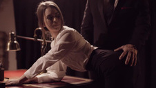 fajna tajka bawi się szparką