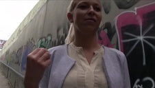 blondi rucha się z czarnym