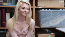 surowy pan każe swoją niewolnice