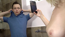 wychudzona i wypięta mulatka