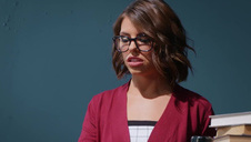 blondi leży na boczku a on ją rucha