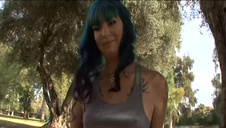 koleś wyrywa turystki na lodzika