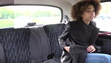 szalona laska pokazała piersi
