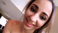 amatorka w majteczkach przed kamerką