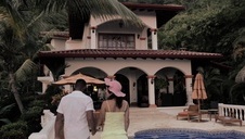 lala zrobiła striptiz specjalnie dla okularnika