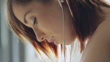 ciągną pały w środku słonecznego dnia