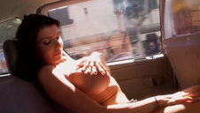 raven robi sobie dobrze seks zabawką