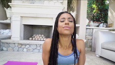 agent namówił ją na małe co nie co