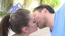 blond laseczka targa ogromnego członka