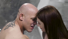 blondi pokazuje cipkę