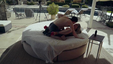 stara dama naga na plaży