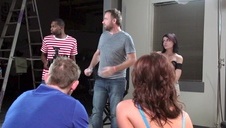 zapalona brunetka w czarnych majteczkach