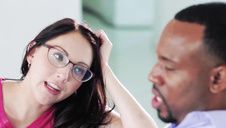 czekoladka wypluwa spermę z ust