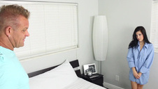 chciała mu pokazać ale on nie słucha