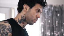 uśmiechnięta laska lubi mieć spermę w buzi