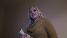 ruchanie przy płocie z ponętną brunetką