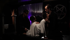 violet starr z delikatnie przystrzyżona piczka