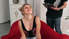 laska z wytryskiem na cycach