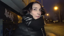 kudłata laska pozuje