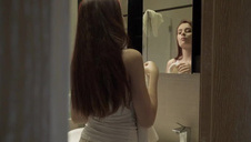 kudłata szpara blond plażowiczki