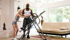 dwie zdzirowate mamuśki i jebaka