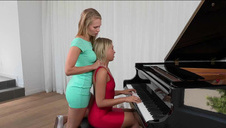 stara cycatka z wziernikiem ginekologicznym