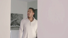 w swoim biurze może wypinać się jak kurewka