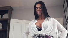 dominuje swoją niewolnicę